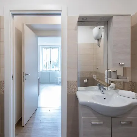 St. John 2br/2bth Rom