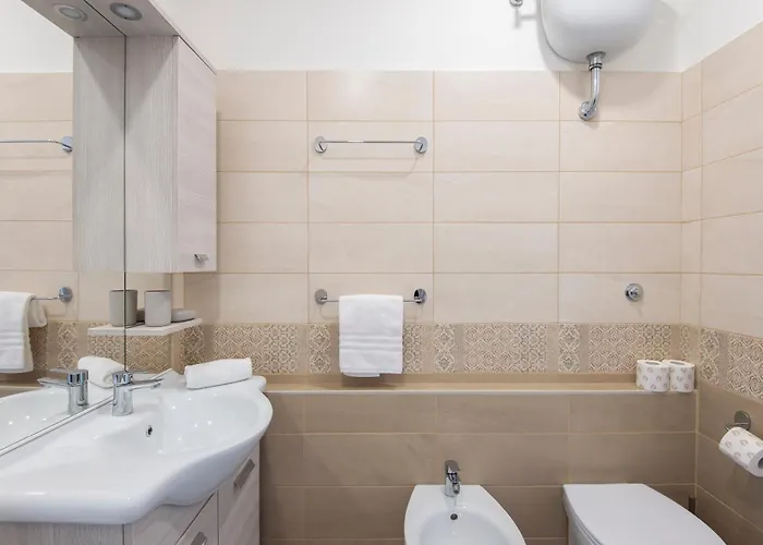 St. John 2br/2bth Roma